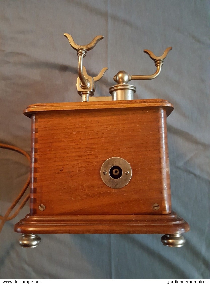 Téléphone Ancien - Association des Ouvriers en Instruments Précision Modèle 1910