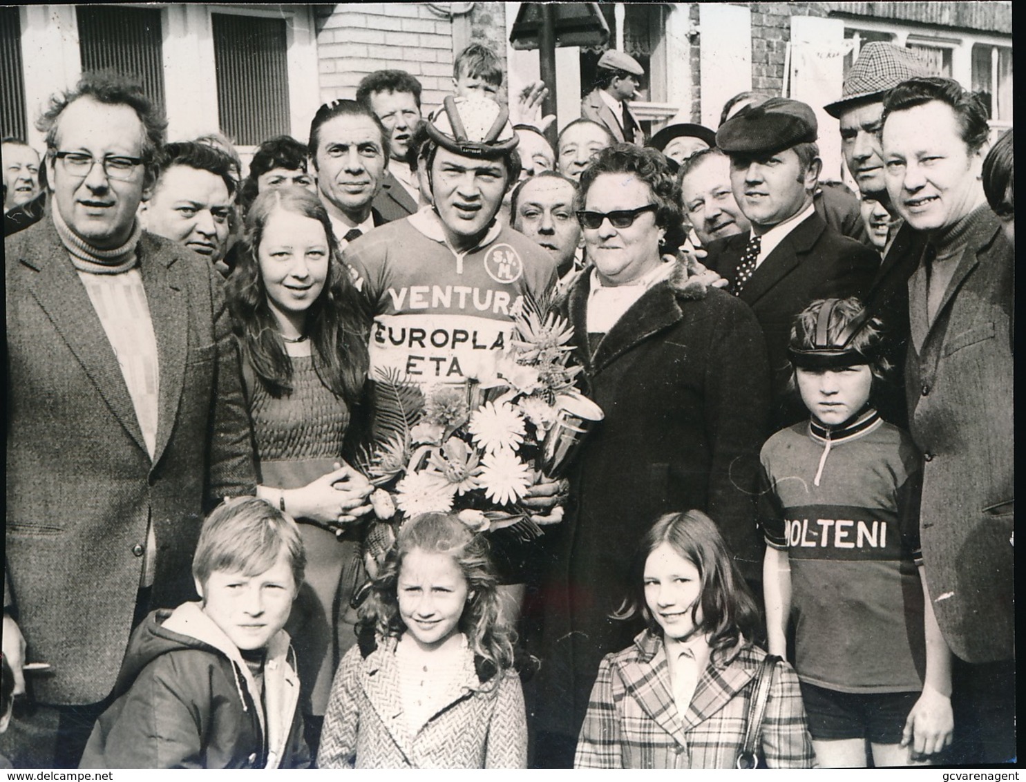 BEVEREN IEPER --   1973  FOTO 10 X 7 CM   -  FRANCIS CATTEEUW IN WESTHOEKPROEF TE BEVEREN IEPER - Ieper