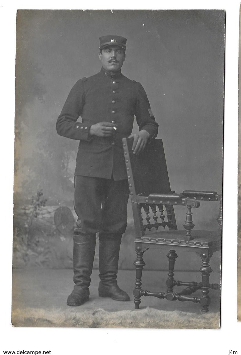 MILITARIA...Carte Postale Photo De MILITAIRE..porte Le N 165 Sur Le Képi..Souvenir De CRONBERG  ( ALLEMAGNE)..2 Scans - Regiments