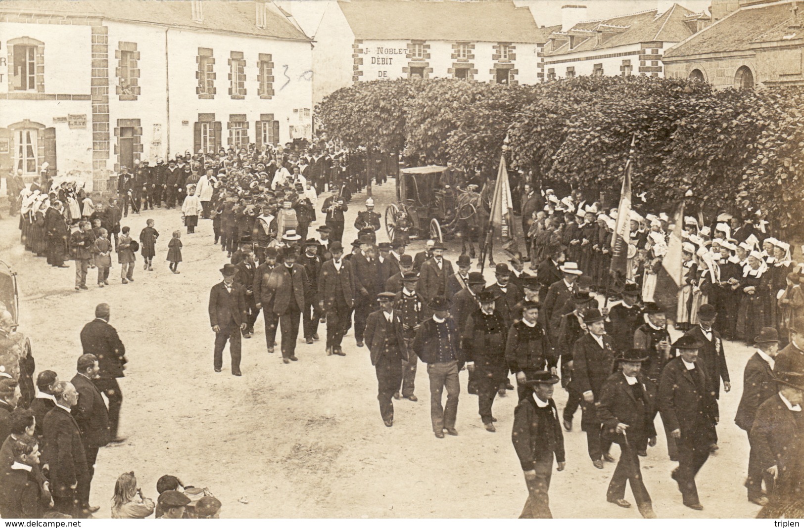 Riec Sur Bélon - Défilé  - Carte Photo - Rare - Andere & Zonder Classificatie