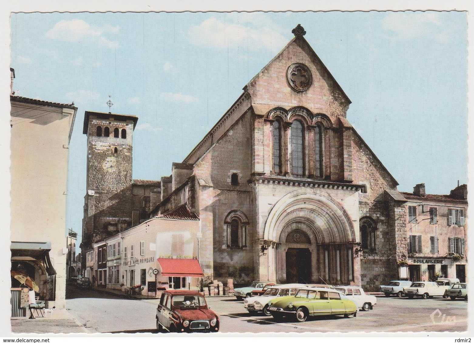 [834] SAINT-SEVER, L'Abbatiale.- Cars, Voitures, Coches, Macchine, Autos (Citroën, Renault...).- Non écrite. Unwrited. - Saint Sever