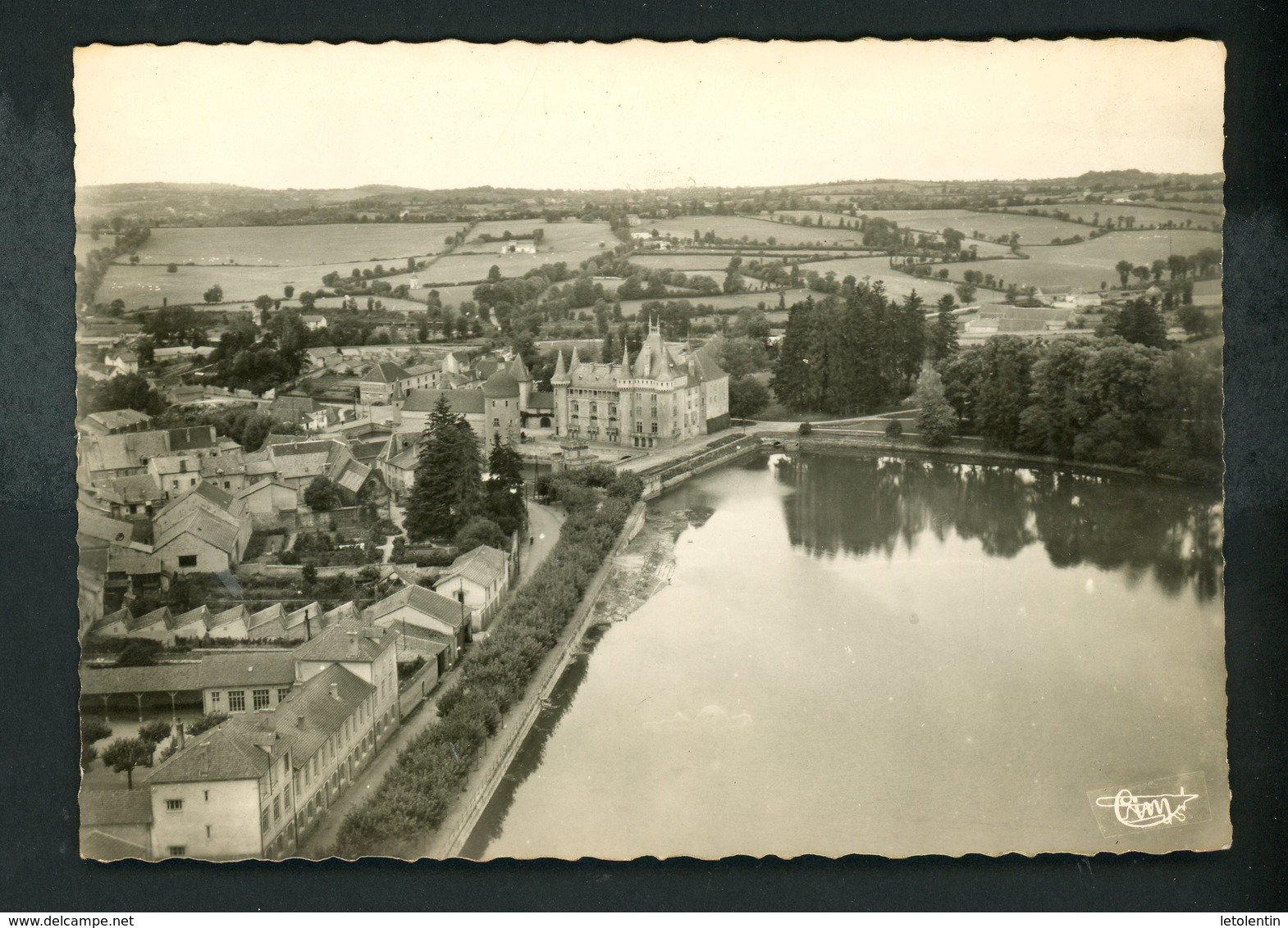 CPM - 71 - LA CLAYETTE - VUE AERIENNE DU GROUPE SCOLAIRE ET DU CHATEAU - - Autres & Non Classés