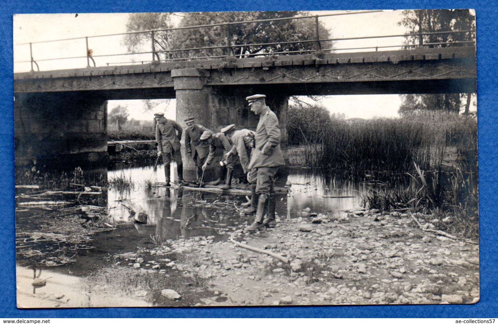 Ardennes   Carte Photo  -  Soldats Allemands Au Bord D Une Rivière  - Grandpré ? - Autres & Non Classés