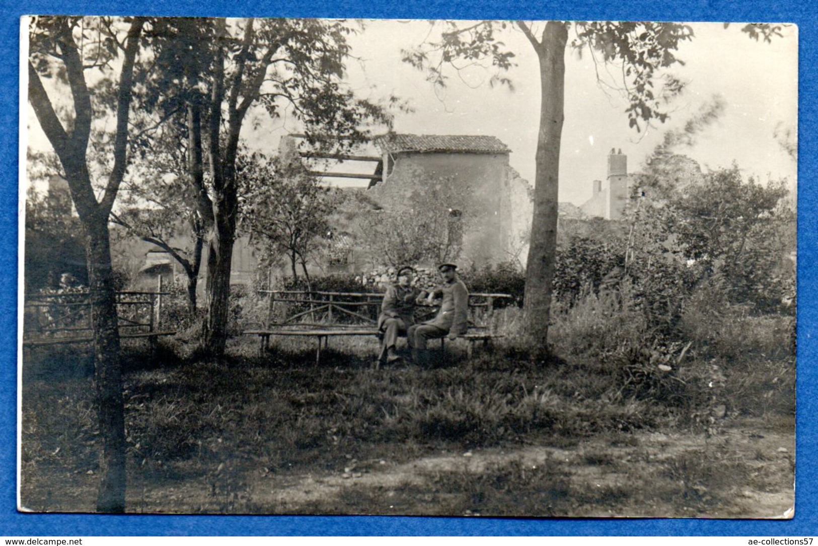 Carte Photo -  Soldats Allemands -  Endroit à Identifier Probablement Argonne - Guerre 1914-18