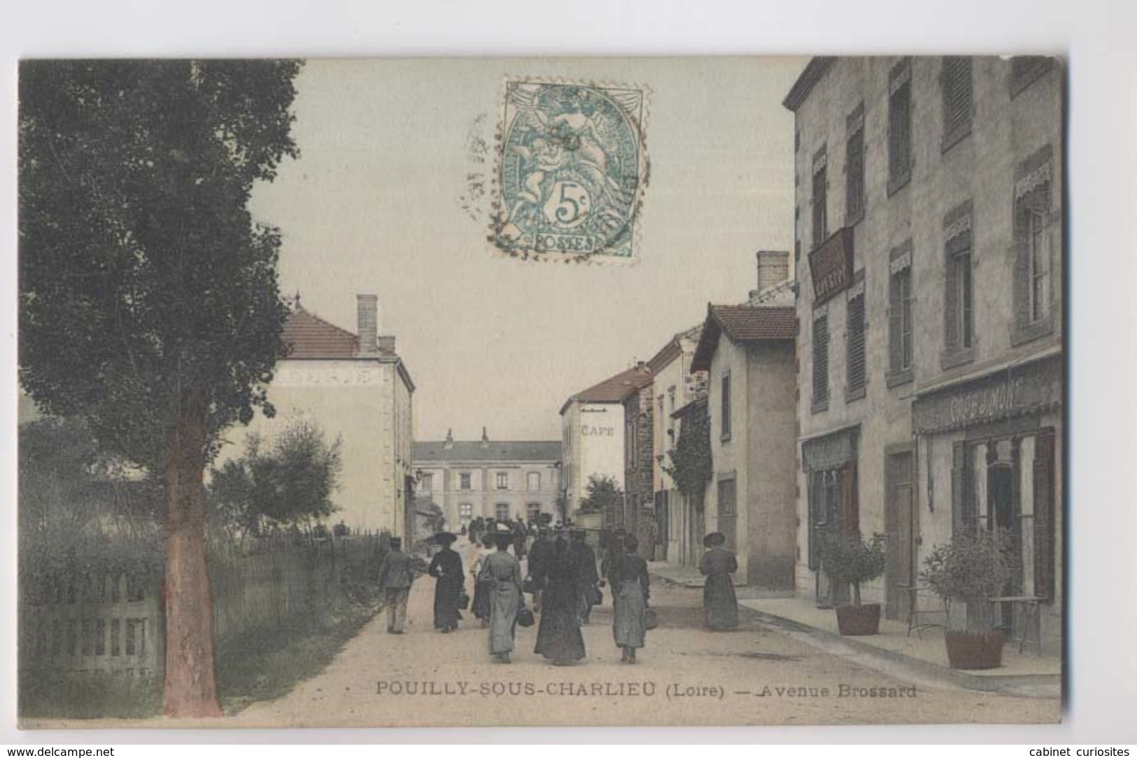 POUILLY SOUS CHARLIEU (42 - Loire) - 1906 - Avenue Brossard - Colorisée - Animée - Andere & Zonder Classificatie