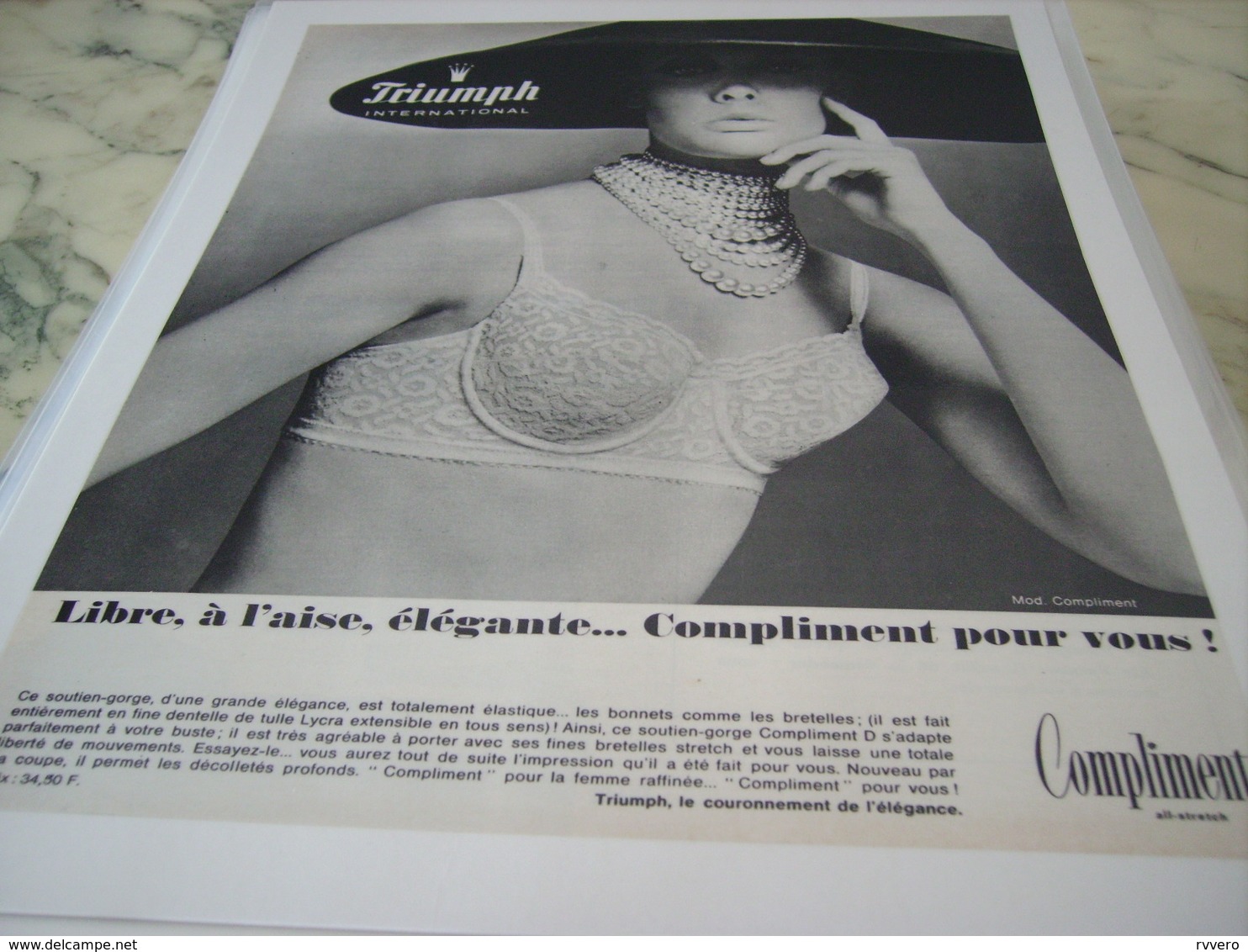 ANCIENNE PUBLICITE  SOUS VETEMENT COMPLIMENT DE  TRIUMPH 1968 - Autres & Non Classés