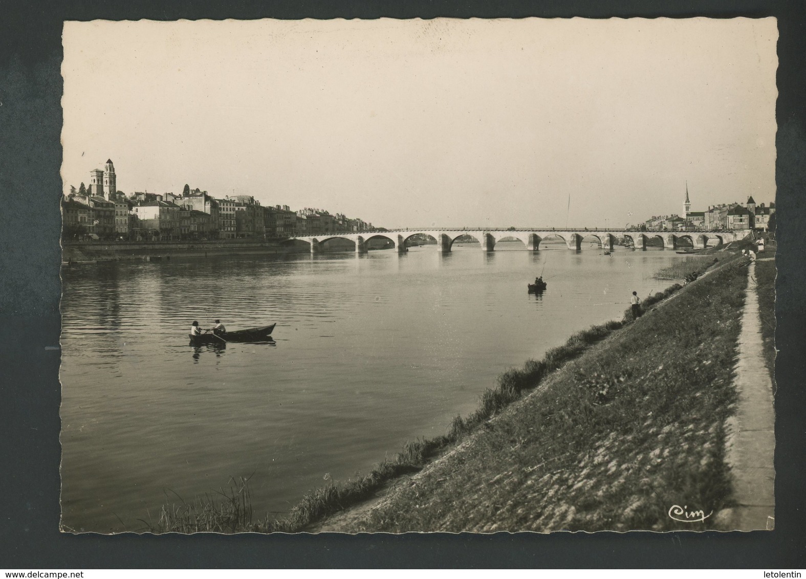 CPM -71-MACON - LA SAONE ET St LAURENT - - Macon