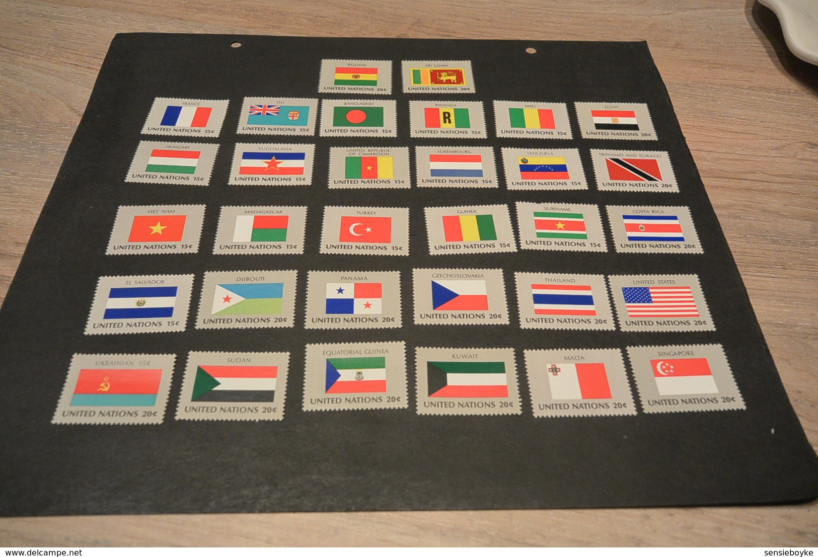 K17599 - Set  MNH United Nations - Flags - 1980 -1981 - Stamps