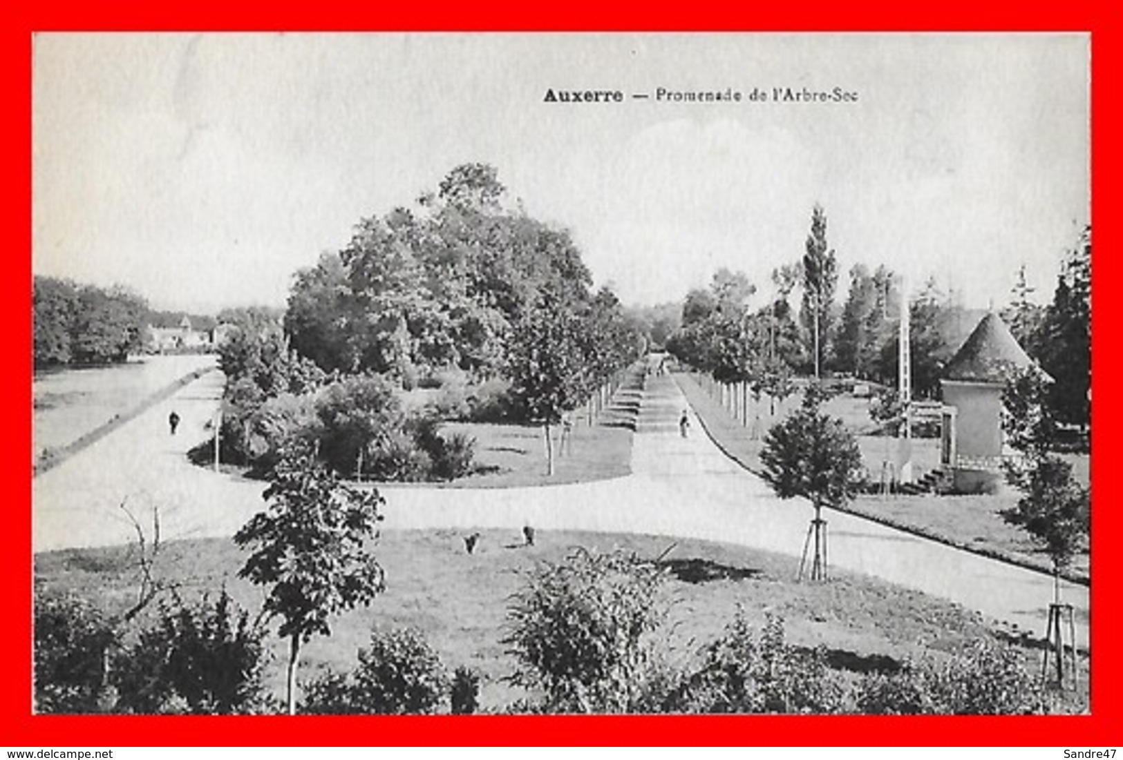 CPA (89) AUXERRE. Promenade De L'Arbre-Sec, Animé..H853 - Auxerre