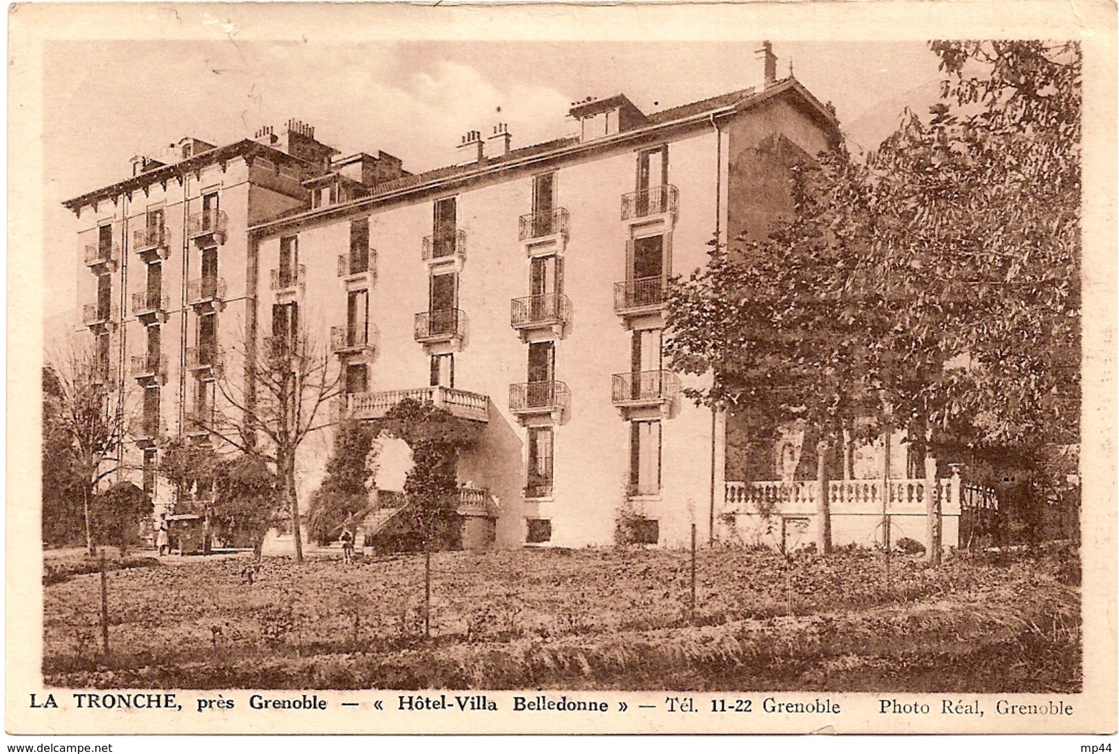 -2---38 LA TRONCHE, Près Grenoble -  Hôtel-villa Belledonne - La Tronche