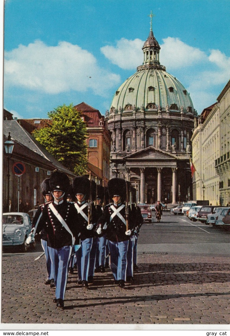 Kobenhavn, Copenhagen, Vagtaflosning - Marmorkirken, Relief Of The Guard, Marble Church, Unused Postcard [22228] - Denemarken