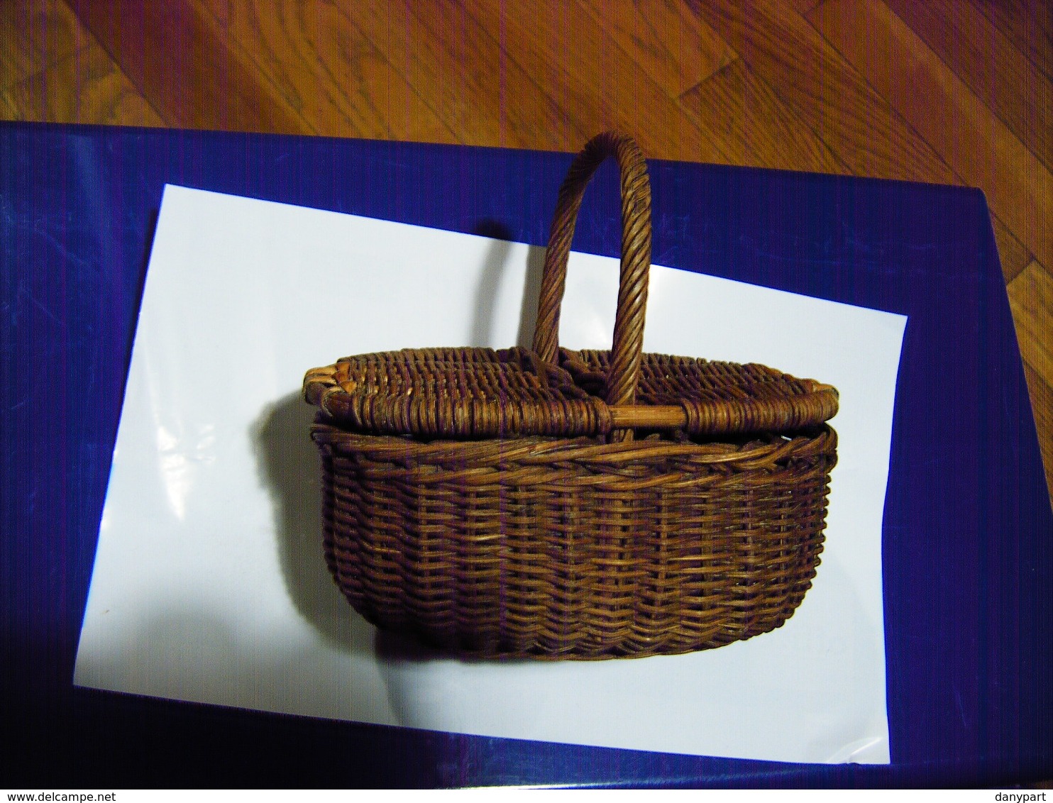 Petit Panier En Osier De Poupée à Abattant Unique Art Populaire Ancien  Tres Bon état - Jouets Anciens