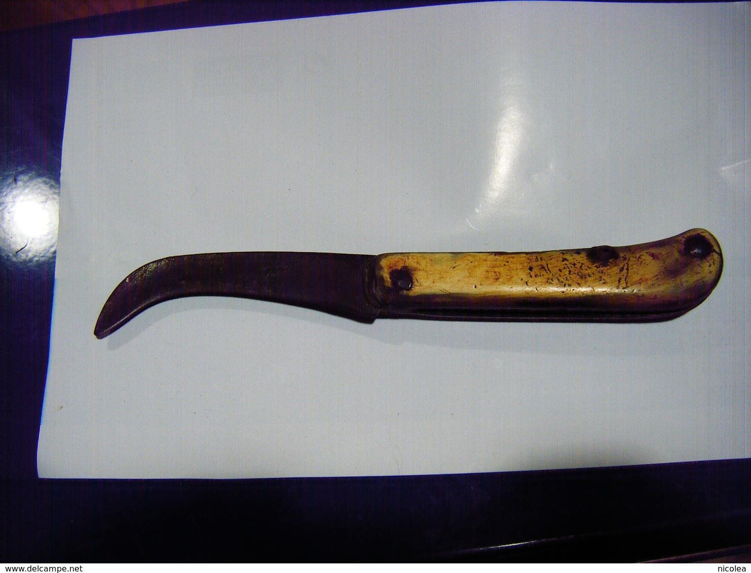 Tres Ancien Couteau Pliant - Serpette -manche En Corne - Ancienne Marque Sur La Lame à Identifier - Knives/Swords