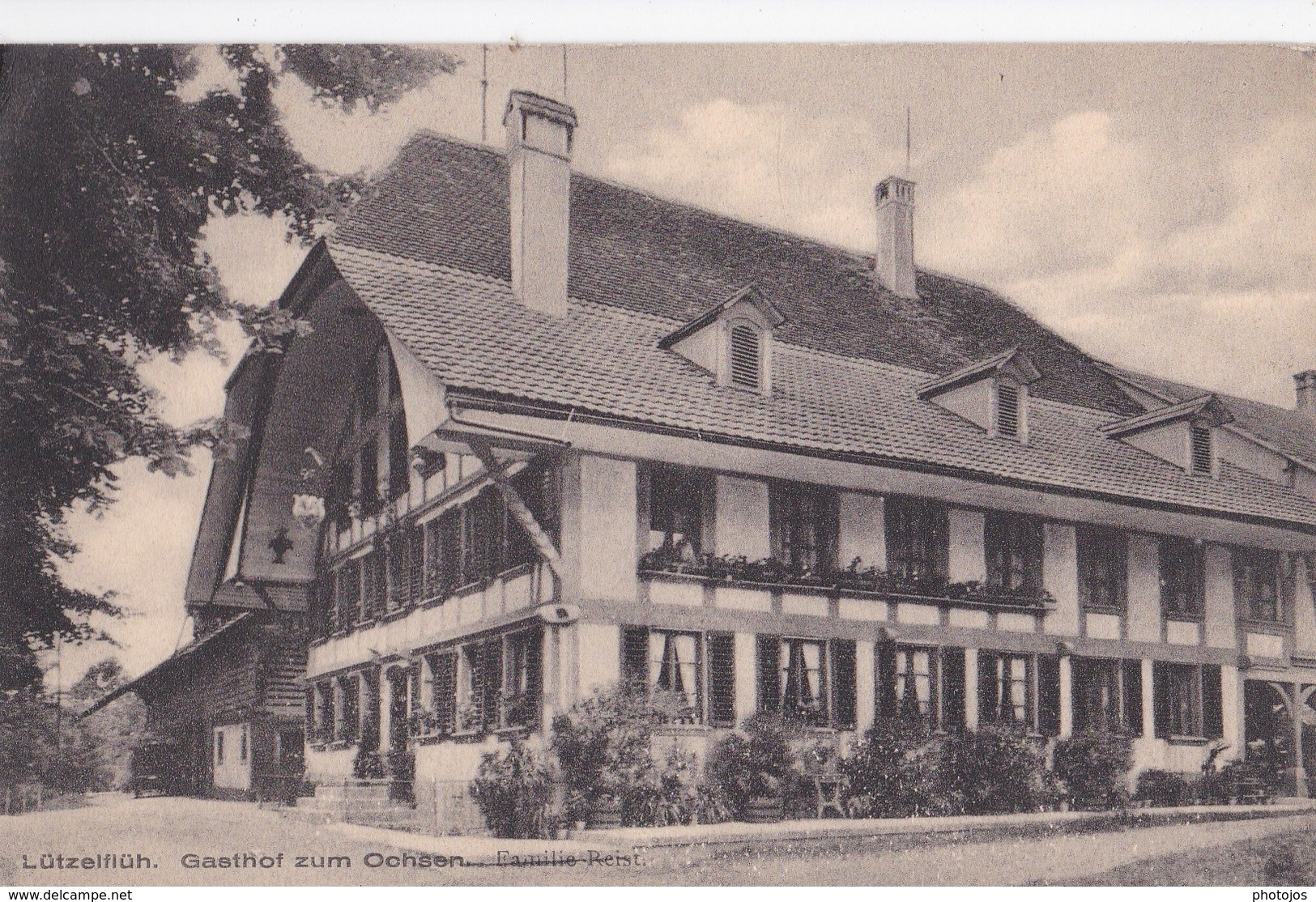 Carte Postale : Lutzelfluh  ( Suisse)  Gasthof Zum Ochsen  Familie Reist - Lützelflüh