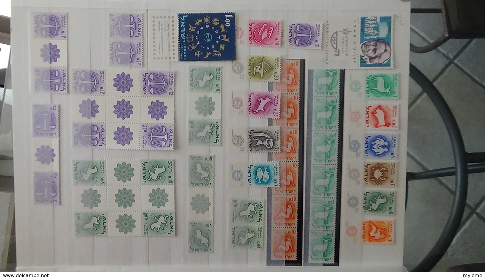 Grosse collection de timbres + blocs + carnets d'Israël tous avec tabs et **. Côte ++ A saisir !!!