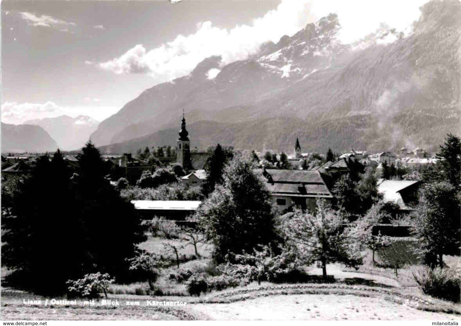 Lienz, Osttirol Mit Blick Zum Kärntnertor - Lienz