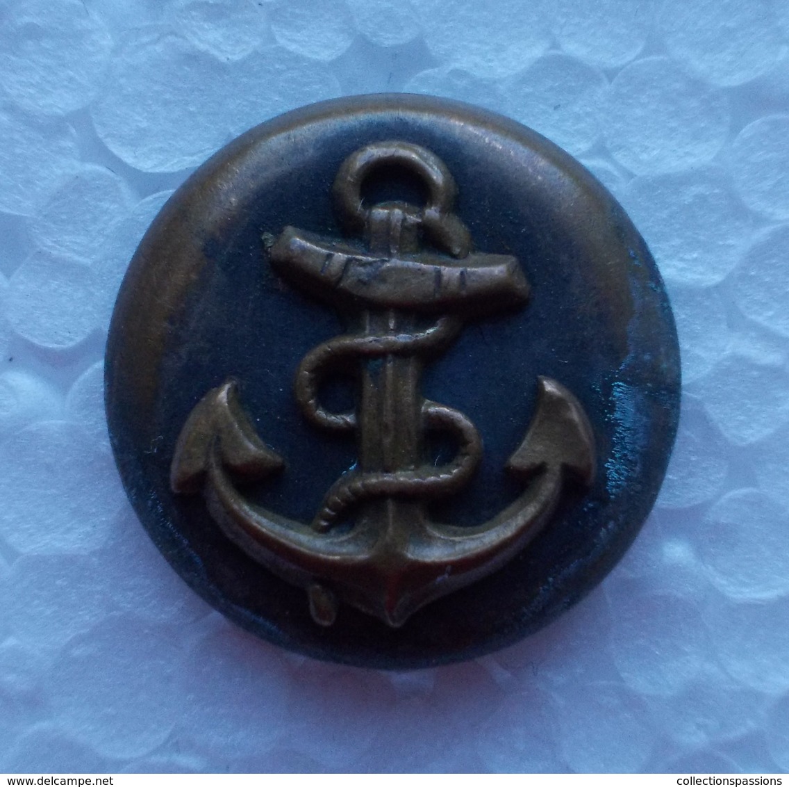 - Ancien Bouton Militaire - Ancre De Marine - - Boutons