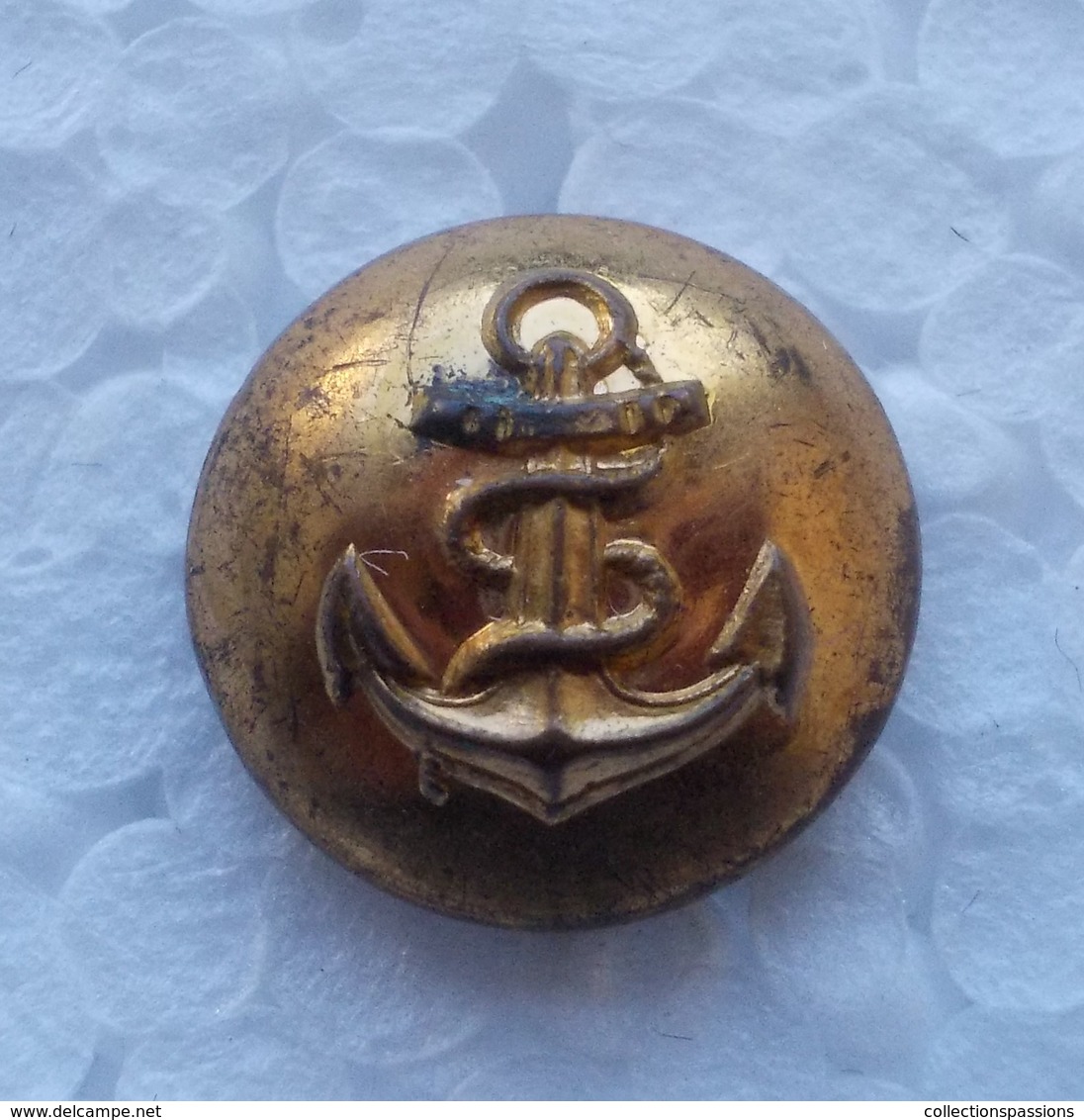 - Ancien Bouton Militaire - Ancre De Marine - - Boutons