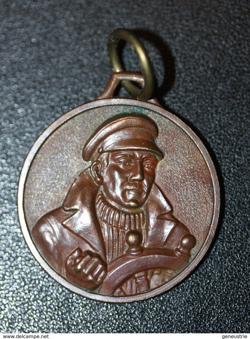 Belle Médaille Pendentif Bronze De Marinier Batelier "marin à La Barre" - Pendentifs