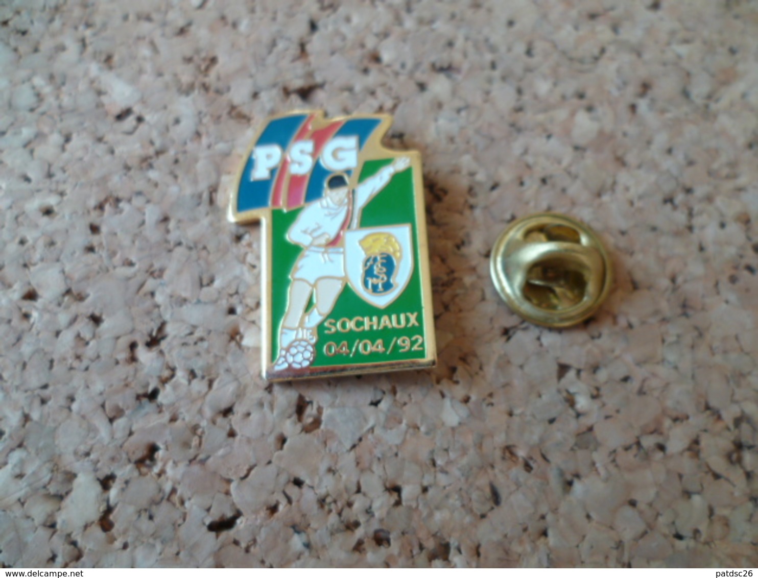 PIN'S  FOOTBALL  PSG SOCHAUX - Football