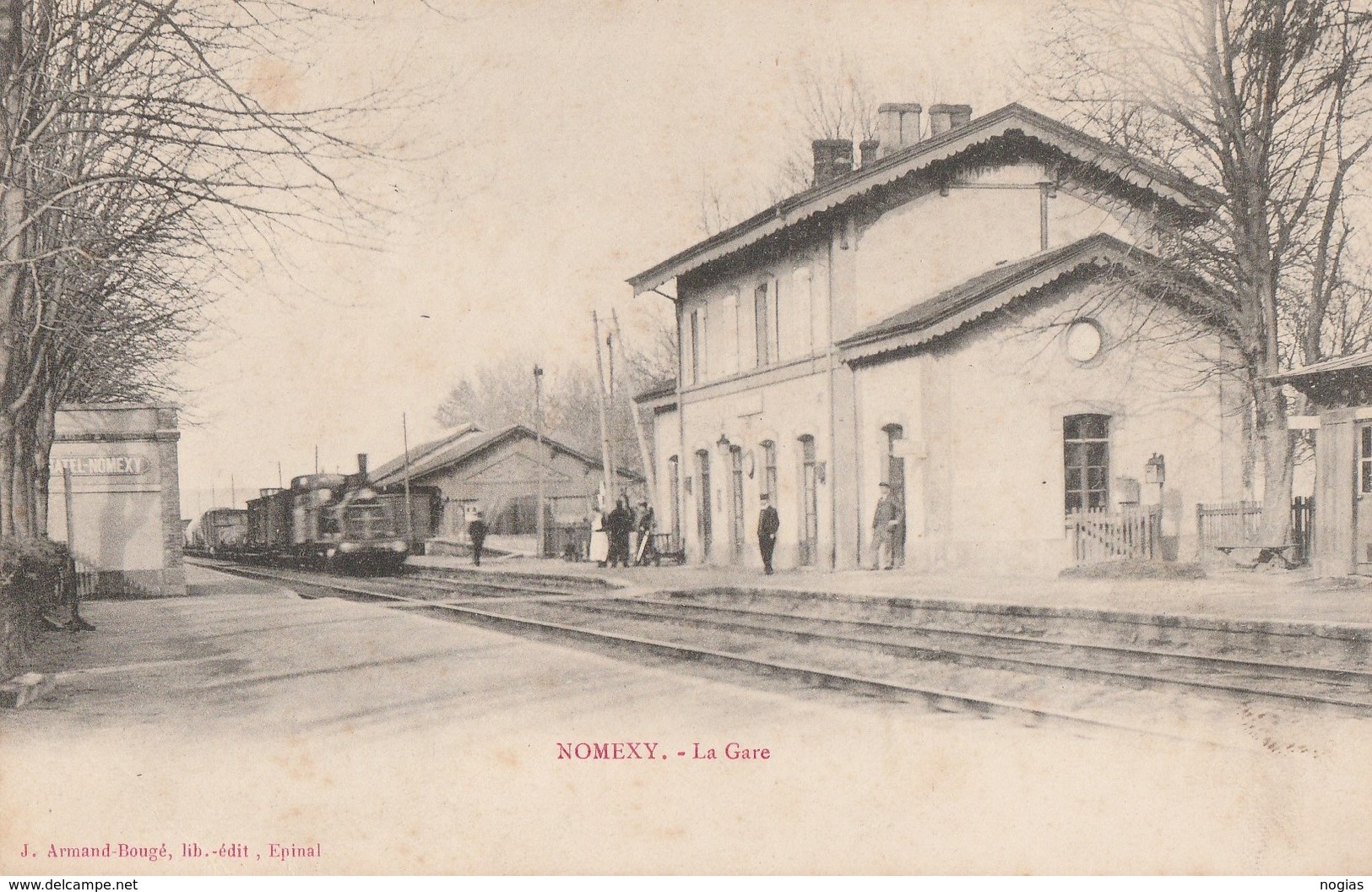 LE TRAIN ARRIVE EN GARE - BELLE CARTE - PRECURSEUR - PETITE ANIMATION SUR LE QUAI -  TOP !!! - Nomexy