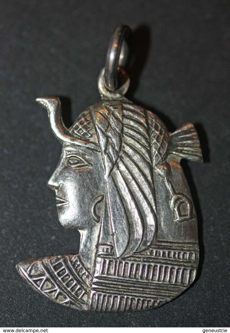 Pendentif Médaille Religieuse égyptienne "Isis" Argent Poinçon - Egypte - Silver Religious Medal - Religion & Esotérisme