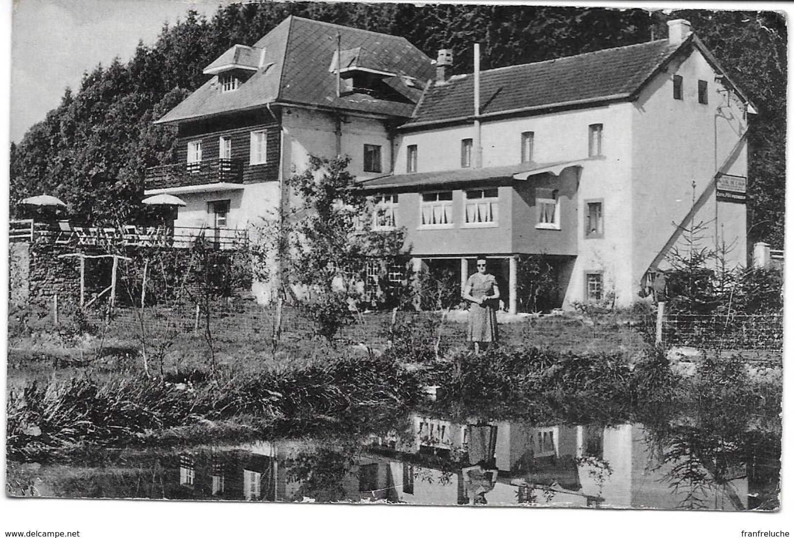 BURG-REULAND (4790) Hotel Du Val De L Our - Les étangs à Truites Derrière Les Batiments De L Hôtel - Burg-Reuland