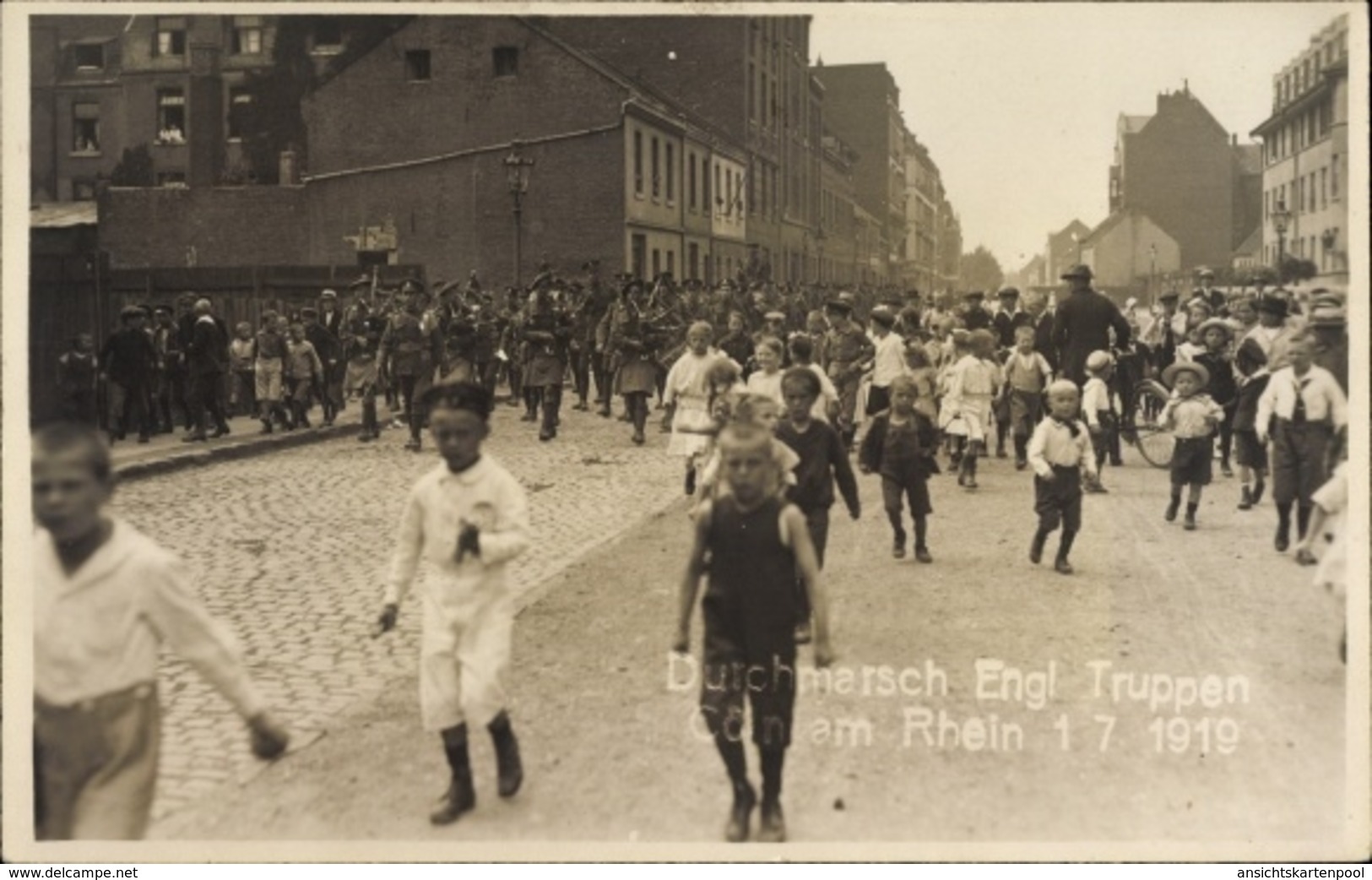 Cp Köln Am Rhein, Durchmarsch Englischer Truppen, Am 01.07.1919, Kinder, Soldaten Mit Dudelsack - Autres & Non Classés