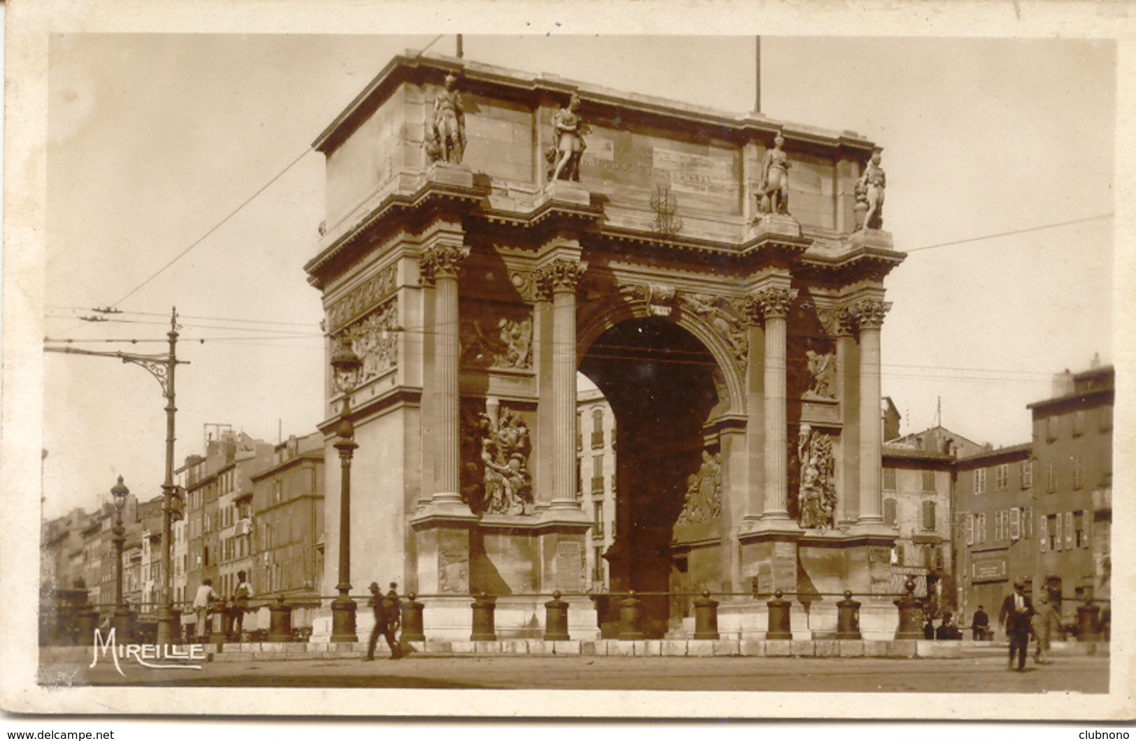 CPSM - MARSEILLE - PLACE JULES GUESDE ET ARC DE TRIOMPHE - Monuments