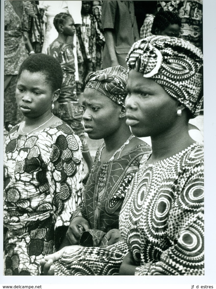 Photo Bénin. Cotonou Femmes En Habit Du Dimanche 1993. - Afrique