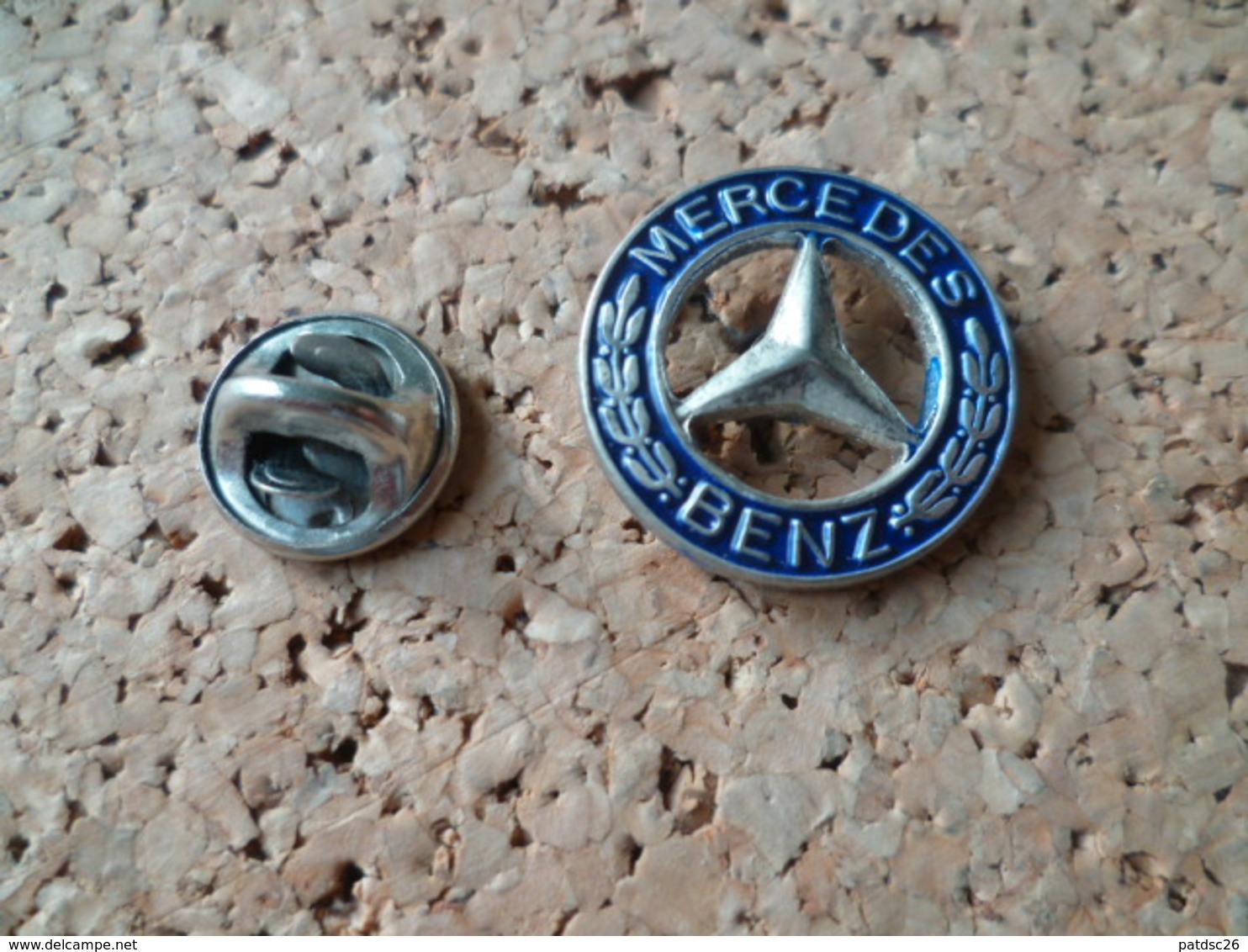 PIN'S   INSIGNE MERCEDES - Mercedes