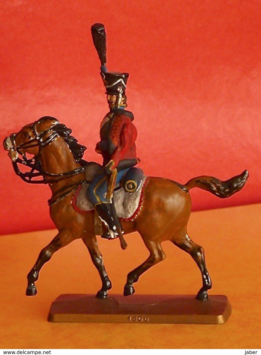Figurine Historique - Série N° 4 - Les Cavaliers Du Premier Empire - Hussard - Ronde-bosse Plastique Peinte. - Figurines