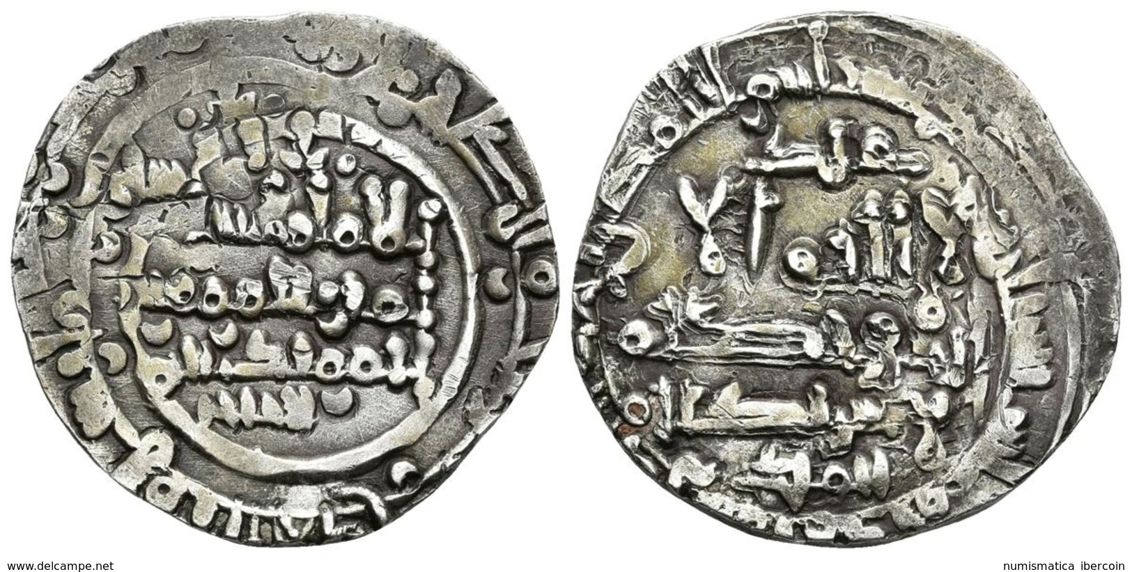 CALIFATO DE CORDOBA. Hisham II. Dirham. 394H. Madinat Fas (Fez). Citando A Al-Hayib Y `Abd-Al-Malik. V. 636. Ar. 3,49g.  - Islamische Münzen