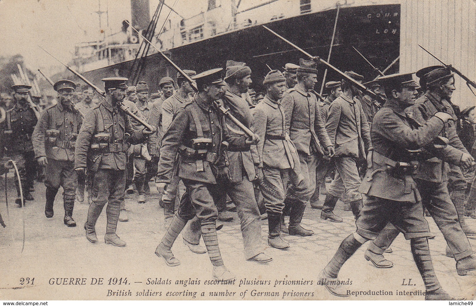 3 CPA Guerre De 1914 Soldats Anglais Escortant Plusieurs Prisonniers Allemands Le Roi D’Angleterre  Maisons En Flammes D - War 1914-18