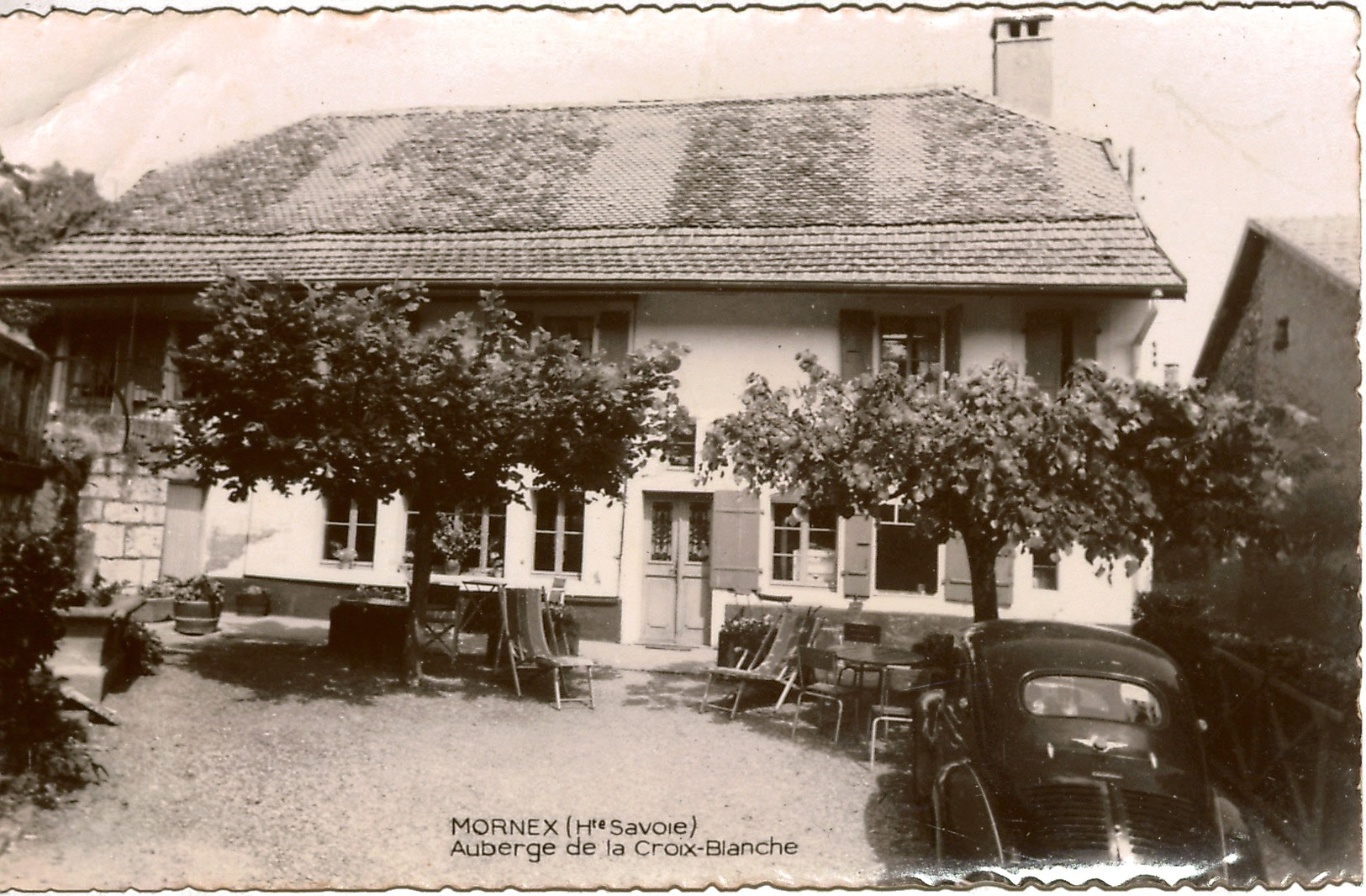 Cpsm 74 MORNEX  Auberge De La Croix Blanche ,arrière De 4 CV Renault En Gros Plan , Dos Vierge - Sonstige & Ohne Zuordnung