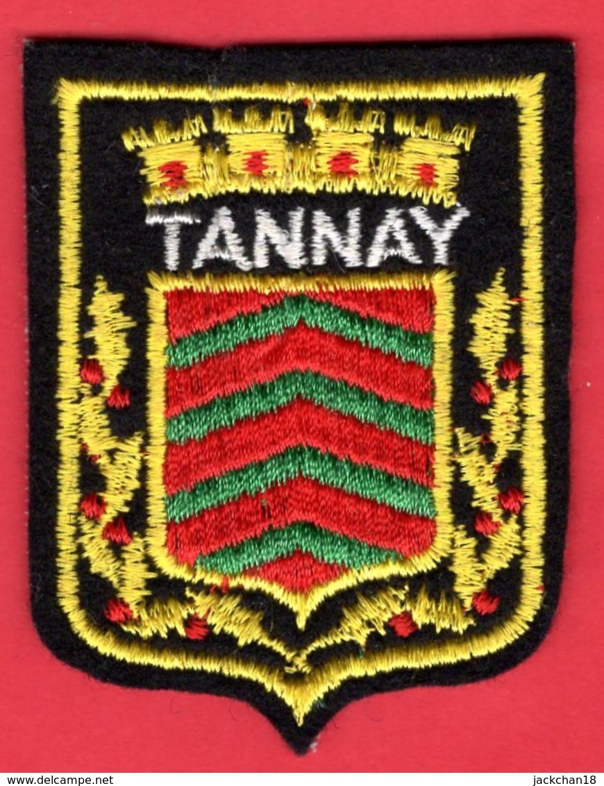 -- ECUSSON TISSU FEUTRINE - BLASON DE TANNAY (Nièvre) -- - Patches