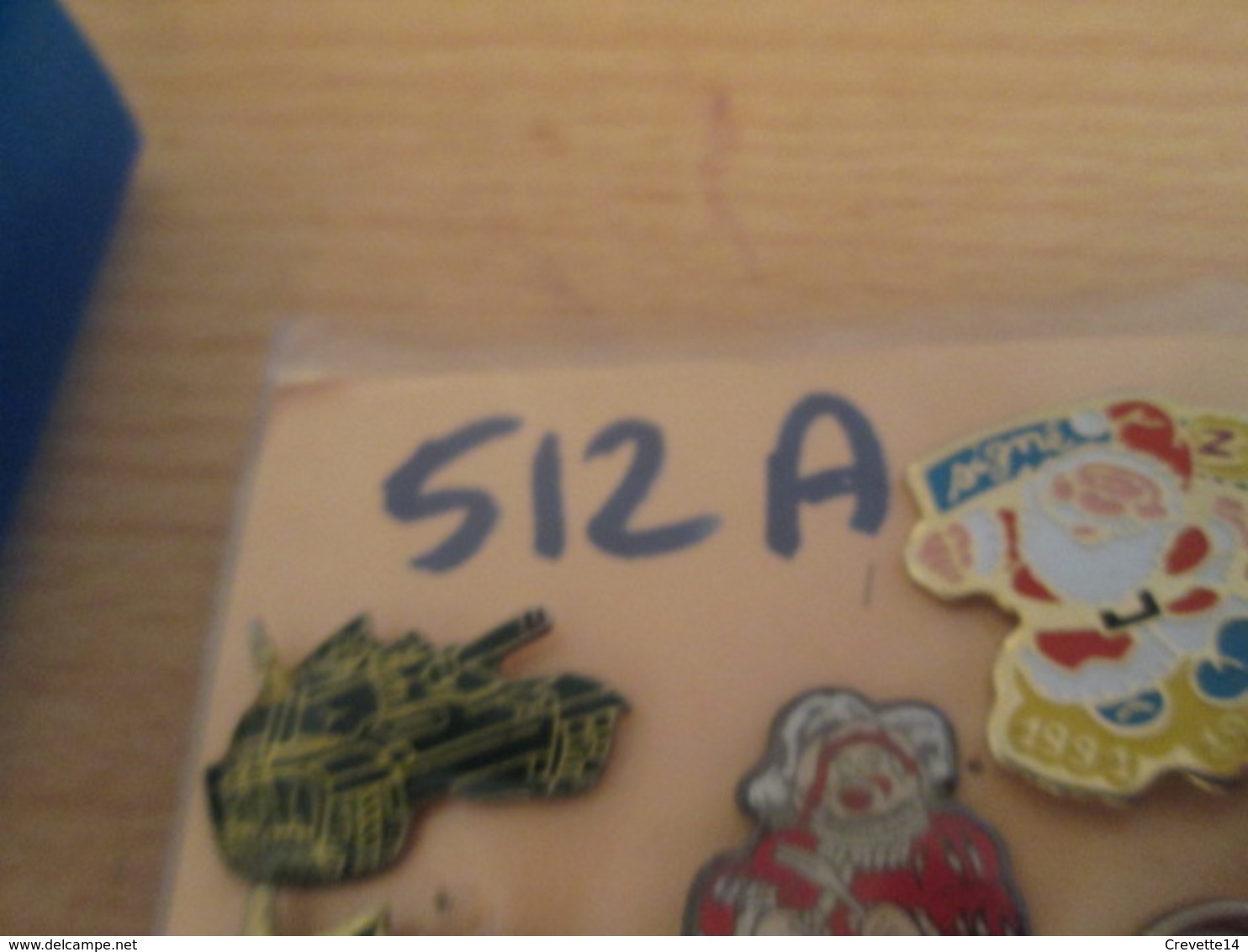 512a Pin's Pins : Rare Et Belle Qualité : THEME MILITARIA : KEPI + FLAMME LEGION ETRANGERE - Militaria