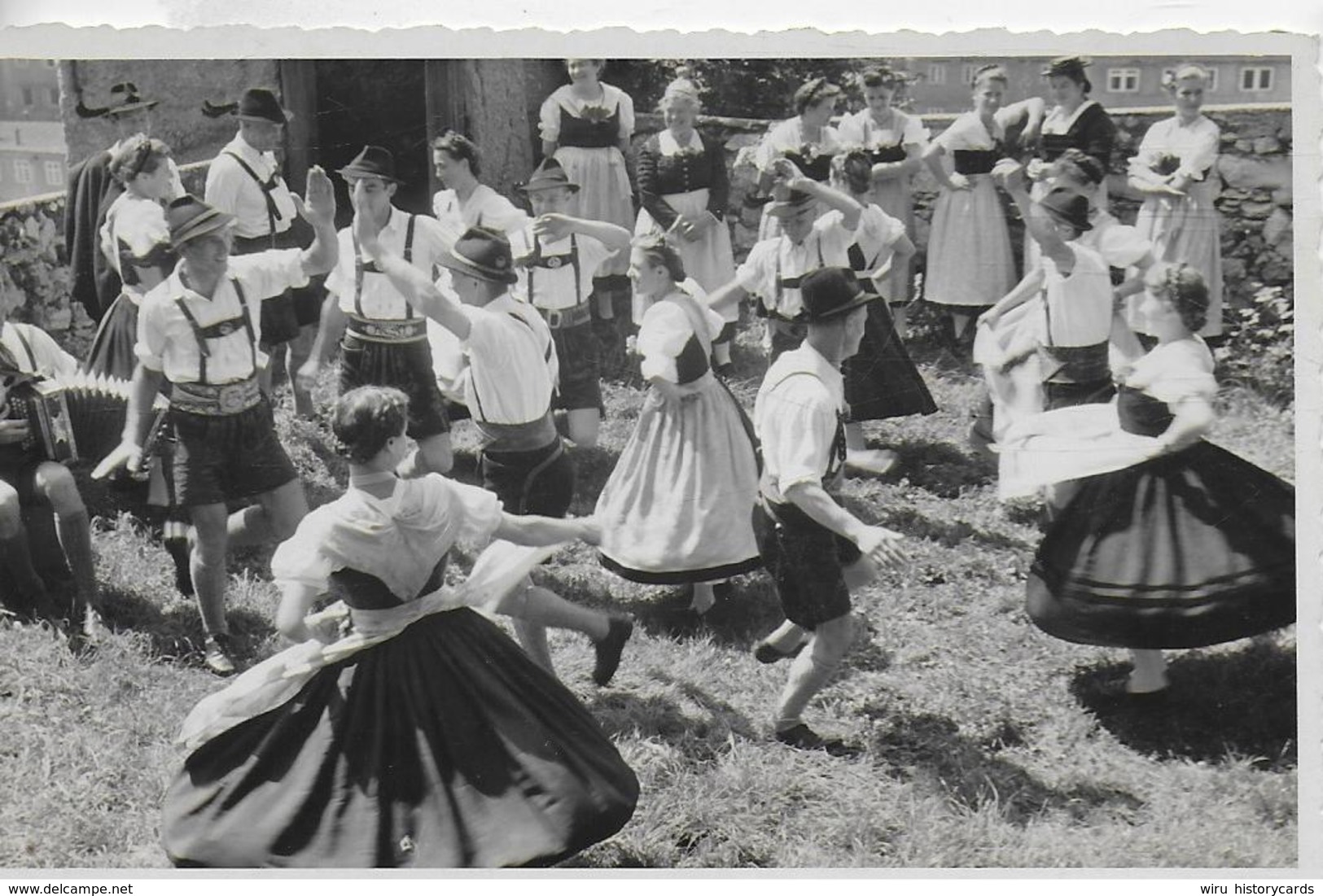 AK 0083  Trachtentanz-Gruppe - Salzburger Gebirgs-Verein " Alpina ) Um 1950 - Tänze