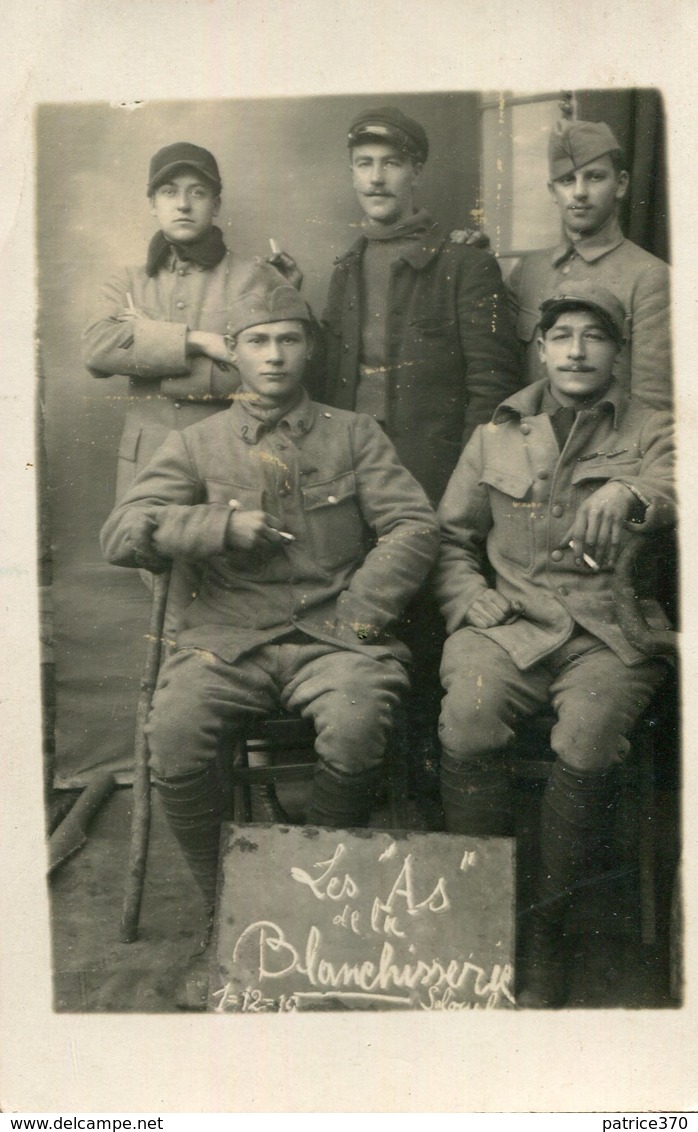 Militaria Militaire Carte Photo De Soldats Du 2 ème Régiment à Salouël Ou Proche Les As De La Blanchisserie - Personnages