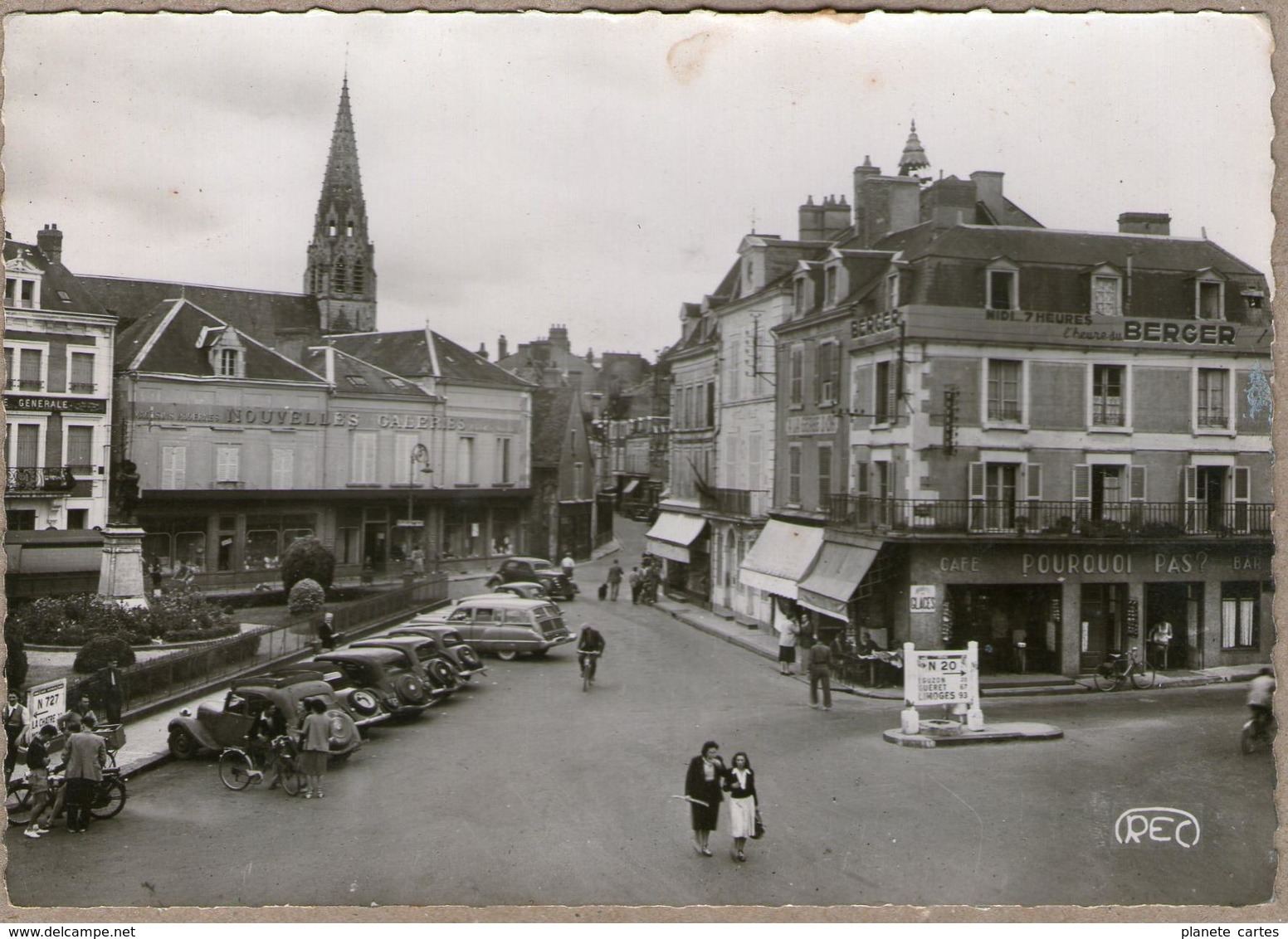 36 / ARGENTON S/ CREUSE -  Place De La République (années 40-50) - Altri & Non Classificati