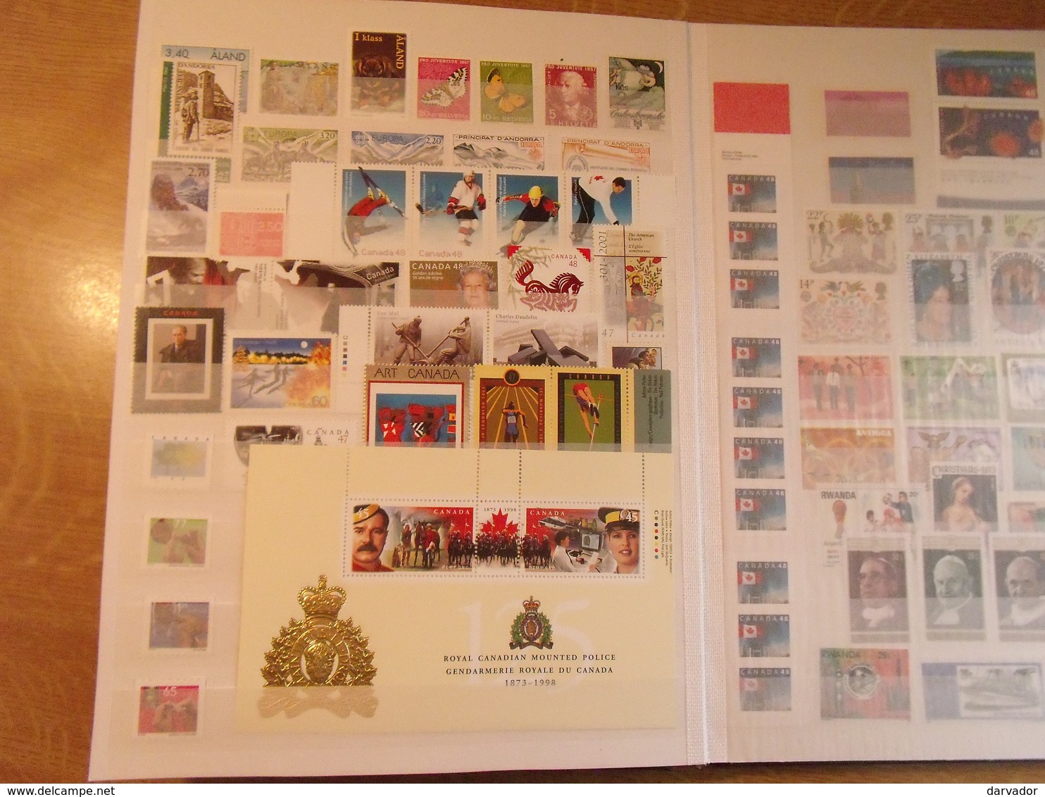 album Q / Collection  de timbres DIVERS MONDE dont blocs tous neuf ** MNH superbe