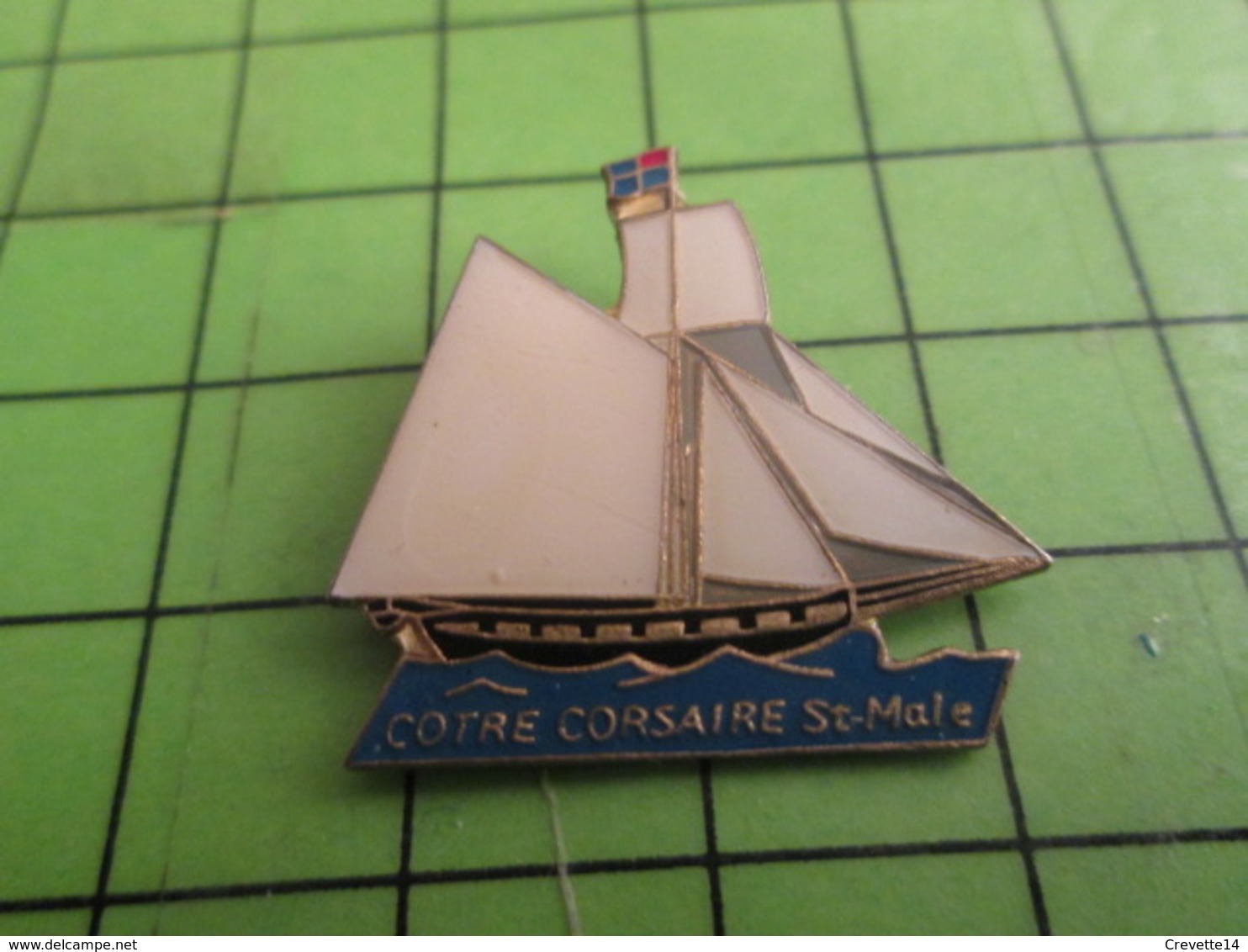 2317 Pin's Pins : Rare Et Belle Qualité : THEME BATEAUX : COTRE CORSAIRE ST MALO VIEUX GREEMENT - Boats