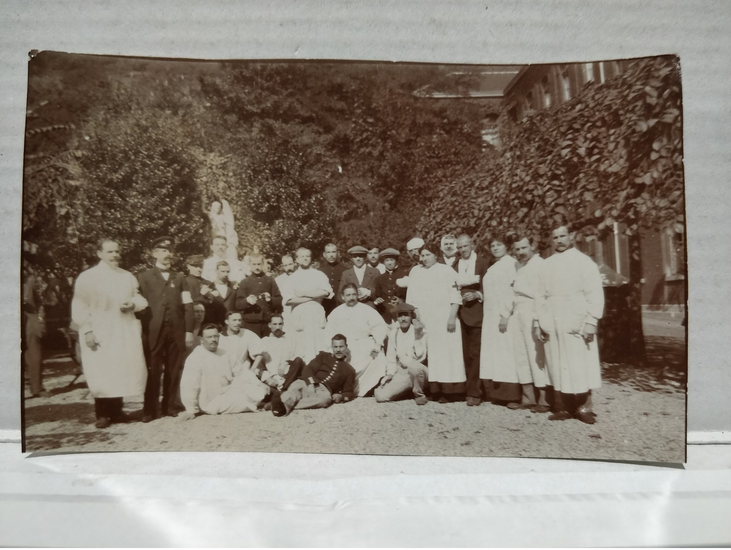 Infirmiers Hôpital Militaire Les Filles De La Croix. Feronstrée, Liège. 1915. 6.5x10 Cm - Guerre, Militaire