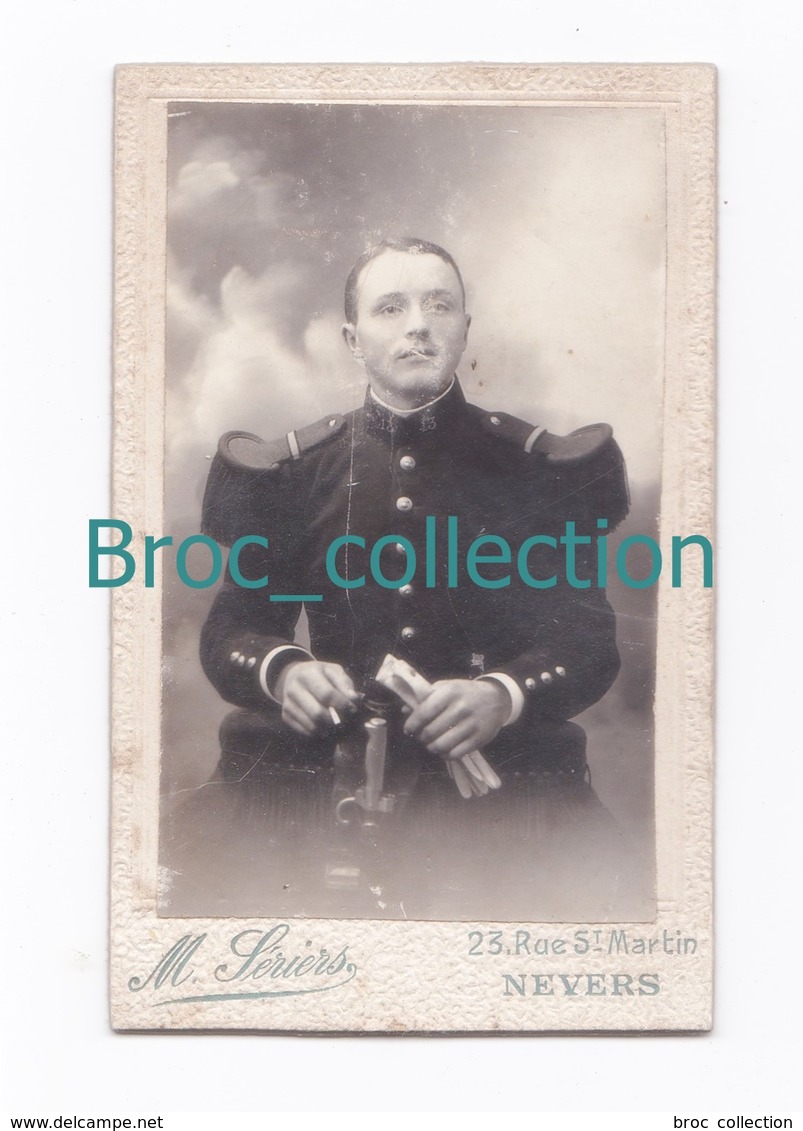 Photo Cdv D'un Militaire, 13 Sur Col, Photographe M. Sériers, Nevers - Guerre, Militaire