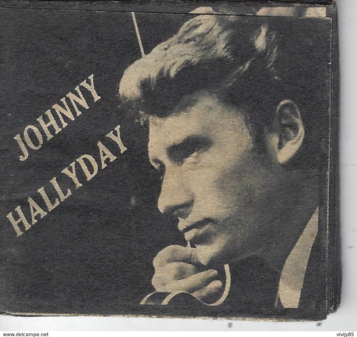 Petit Livret De + 40 Photo Anciennes De JOHNNY HALLYDAY - ( Format : 6.7 Cm X 6.5 Cm ) - Musique