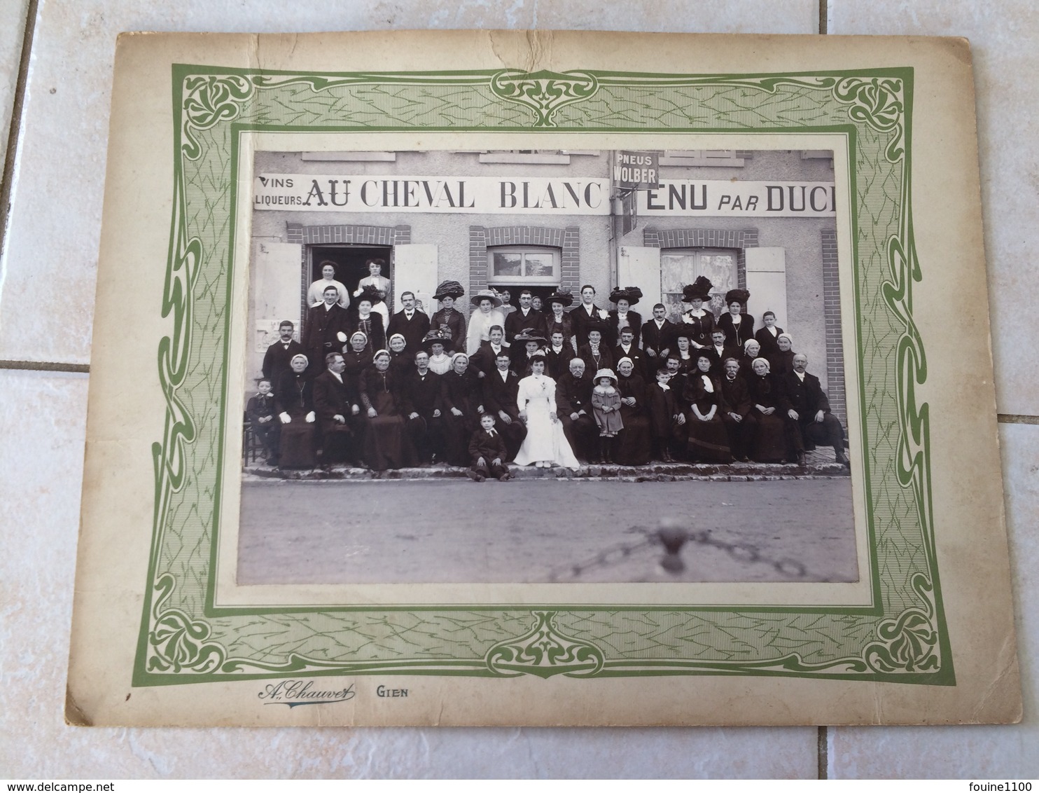 Photo De Mariage Sur Plaque Cartonnée Photographe A Chauvet à GIEN Café AU CHEVAL BLANC à Identifier ( Pneus Wolber ) - Gien