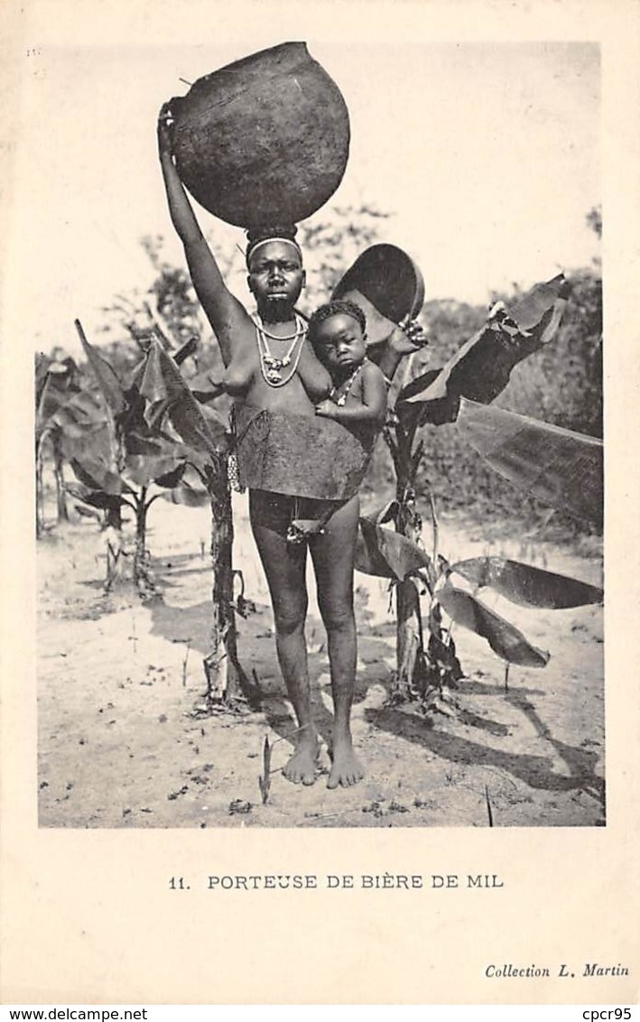 Centrafricaine . N° 51176 . Porteuse De Biere De Nil . Scarifications . Seins Nus - Centrafricaine (République)