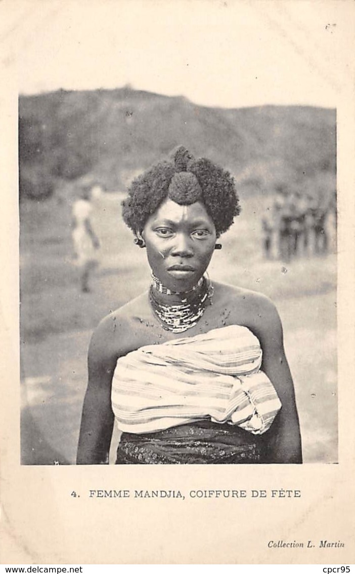 Centrafricaine . N° 51184 . Mandjia Femme Coiffure De Fete - Central African Republic