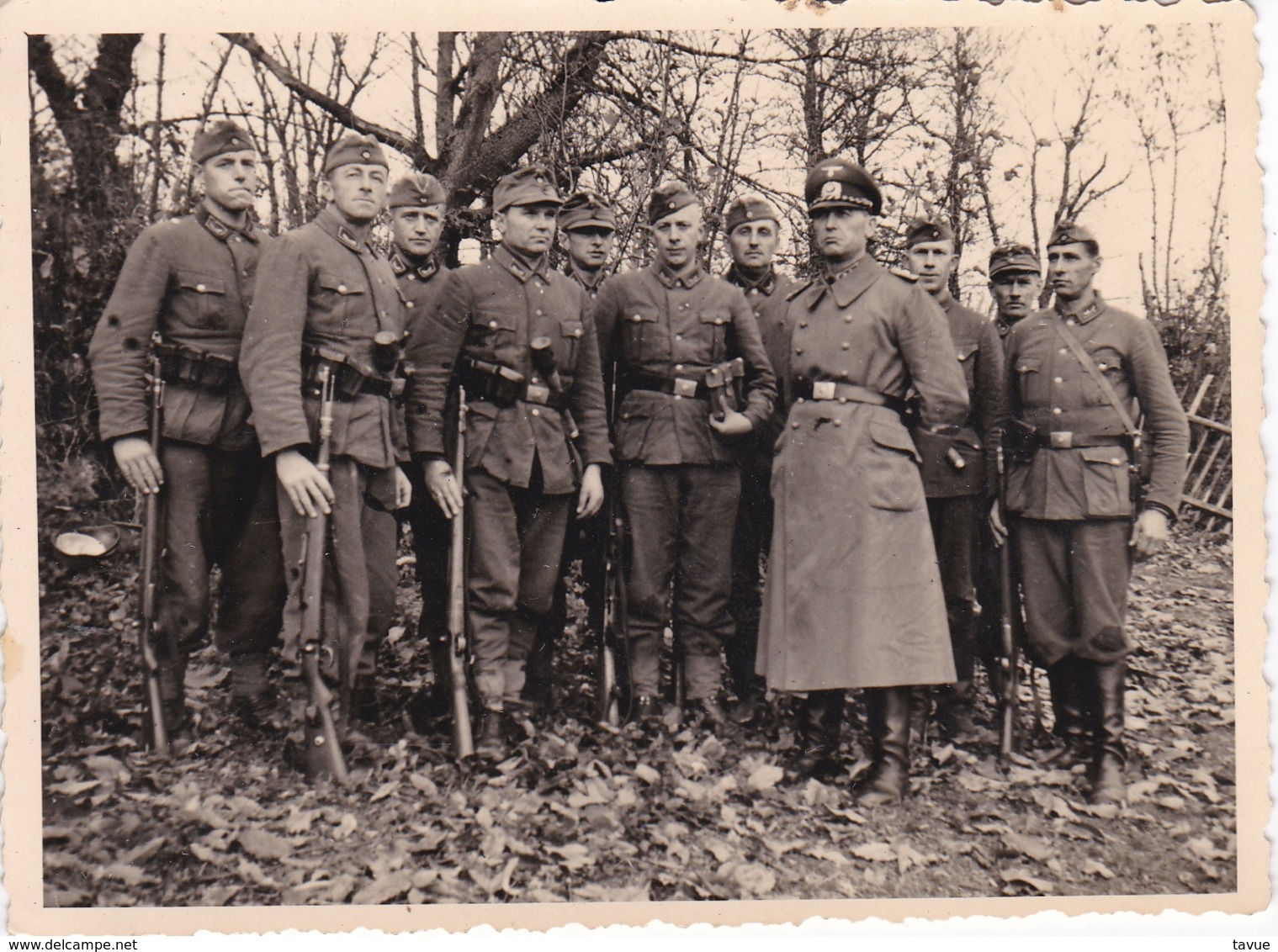 6 Fotos Aus Den Jahren 1943 Und 1944 Von Deutschen Soldaten In Lourdes - 1939-45