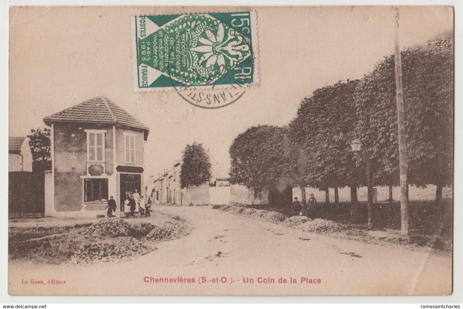 CPA 94 CHENNEVIERES Un Coin De La Place - Chennevieres Sur Marne